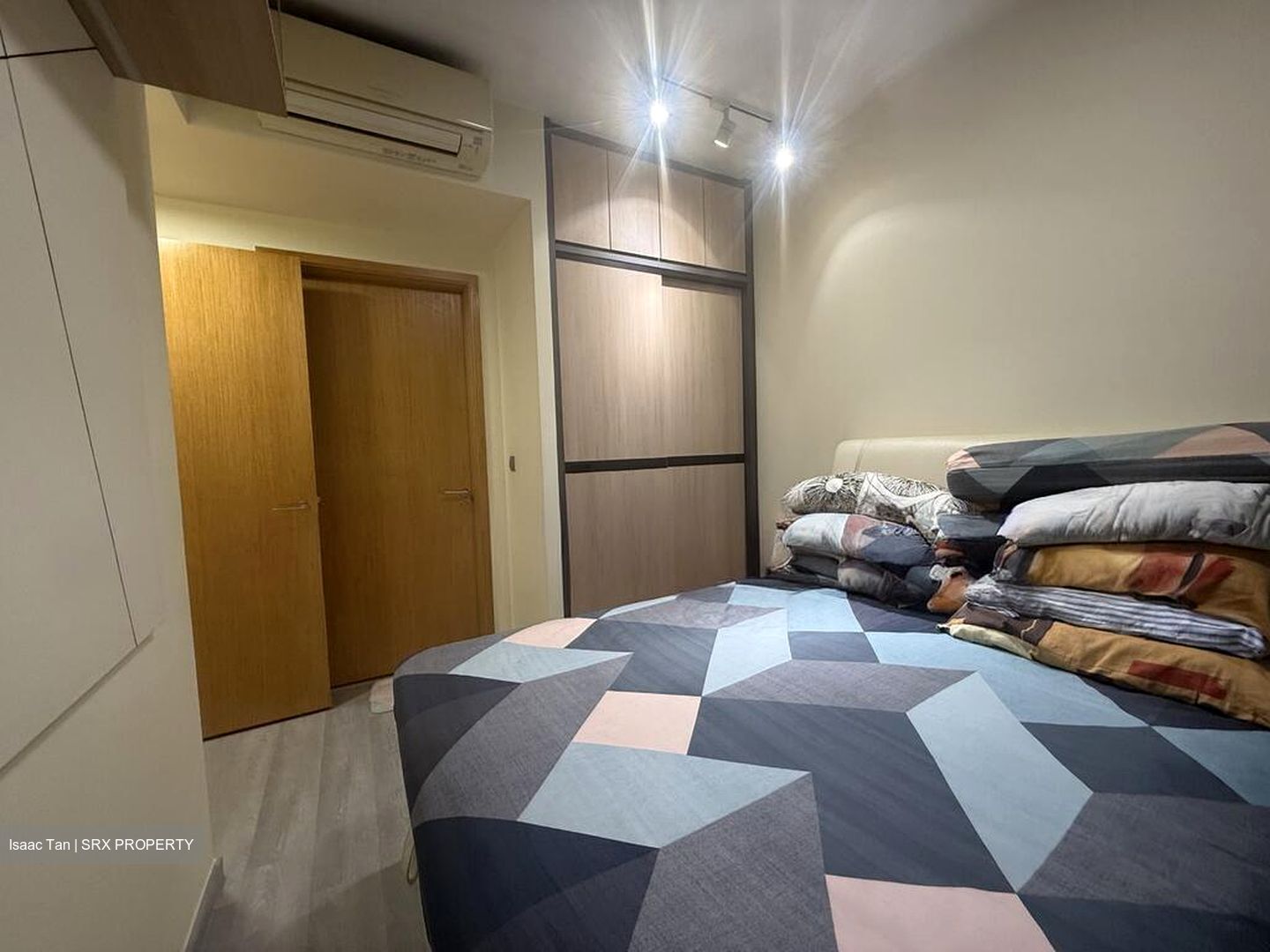 La Fiesta (D19), Condominium #502063381